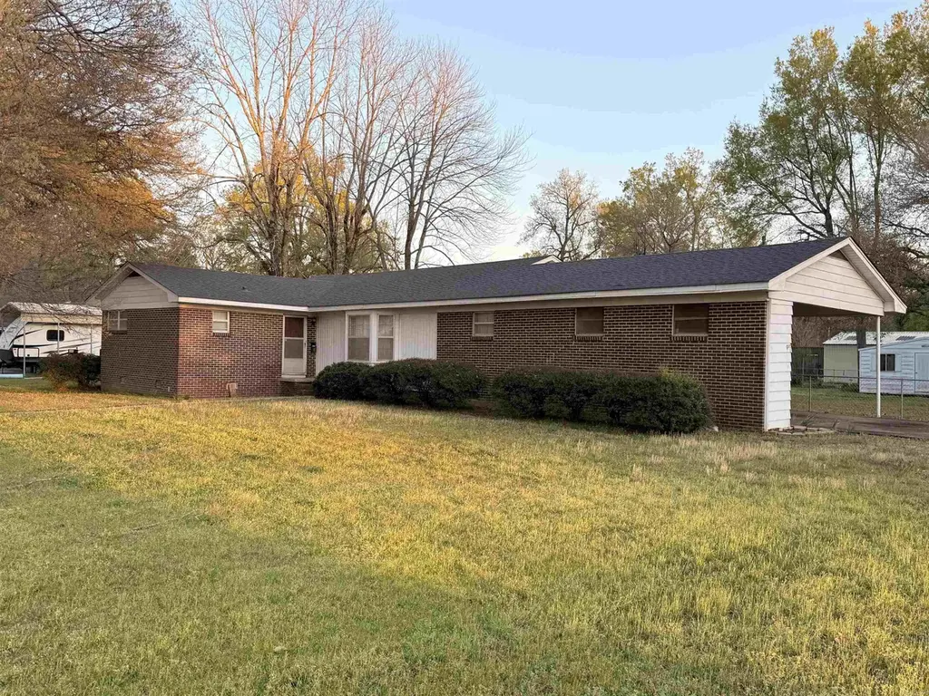 16 Fairview Dr