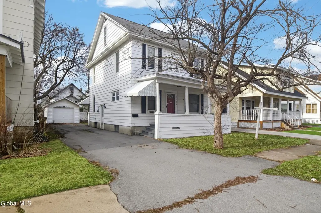 1916 Bradford Ave