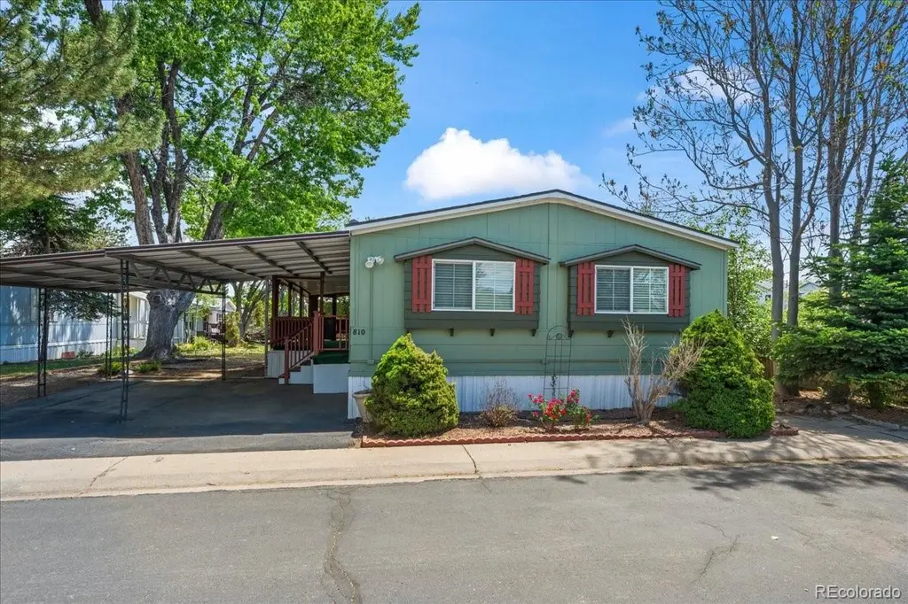 810 Meadowlark Cv