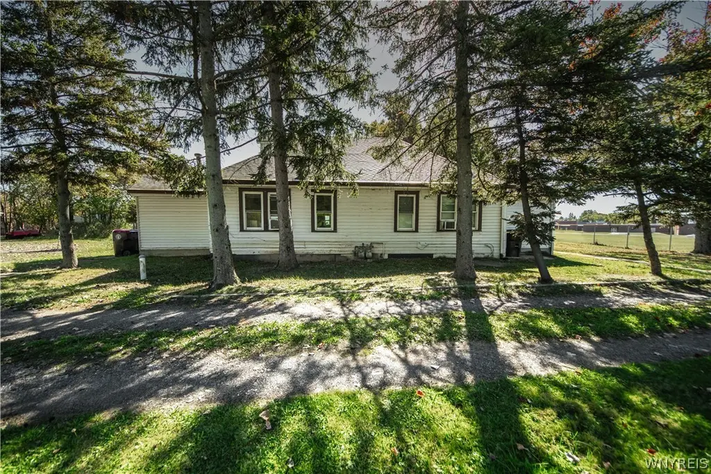 7 Cloyes Ave