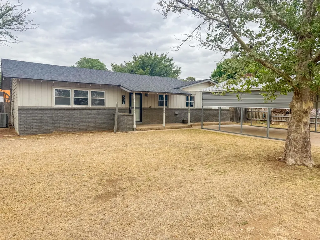 601 NE 3rd Pl