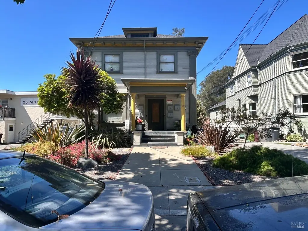 29 Moss Ave
