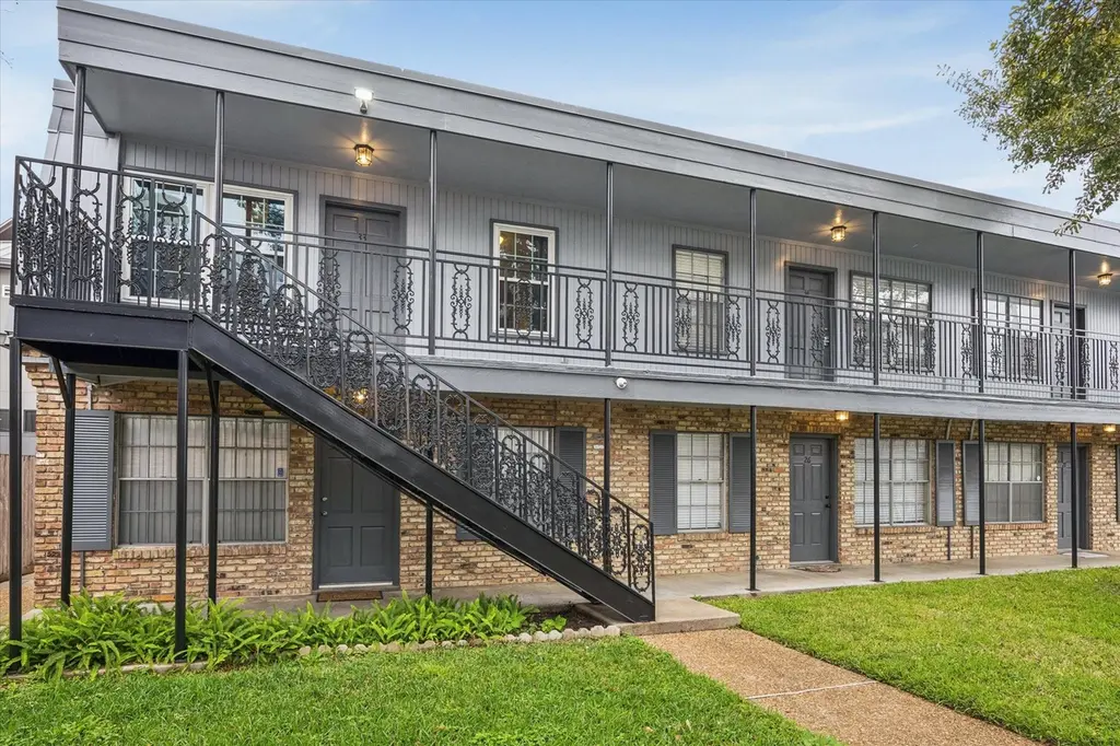 3131 Southwest Fwy Unit C33