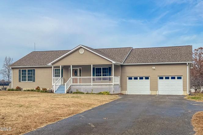 111 Fox Crossing Dr