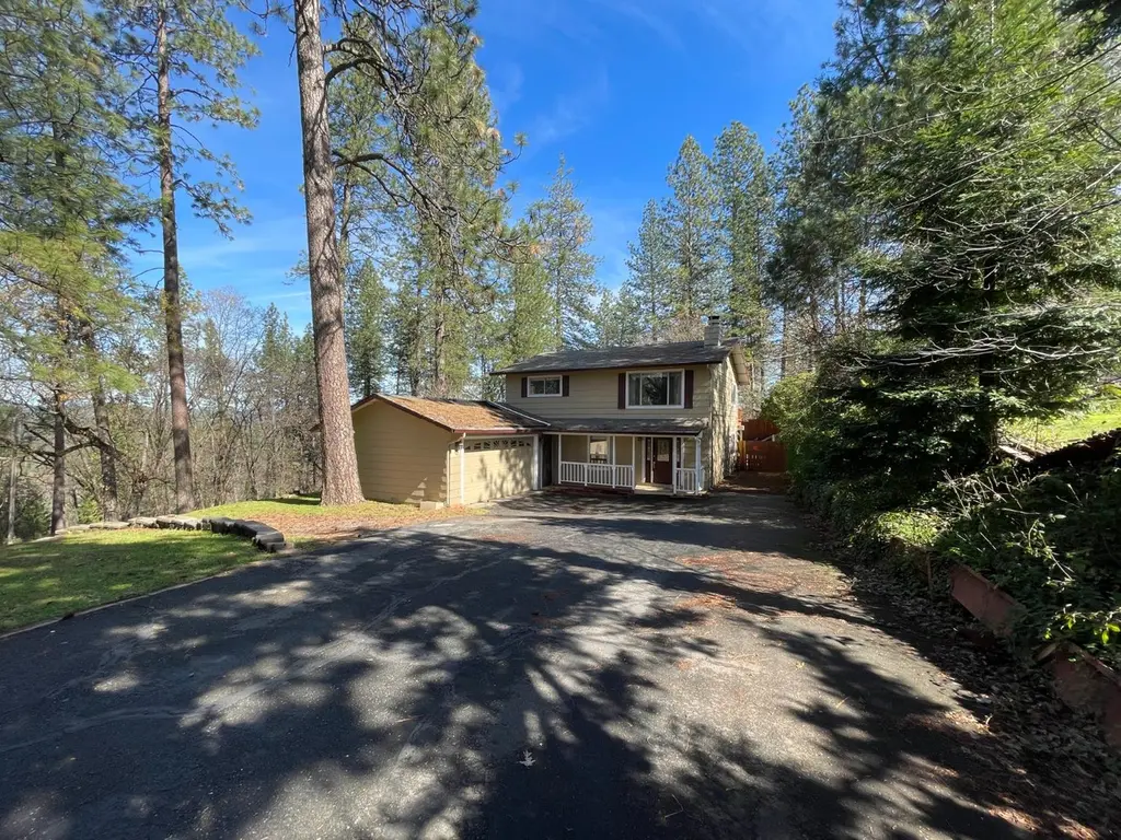 2760 Sunrise Dr