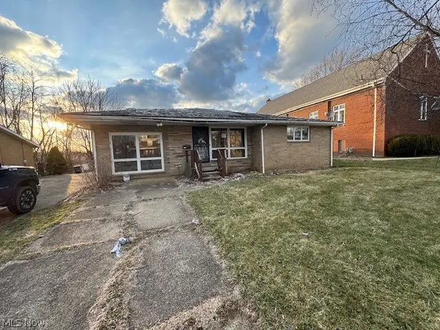 333 Woodlawn Rd