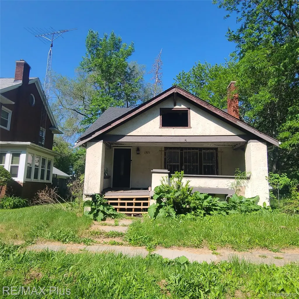 1321 Kearsley Park Blvd