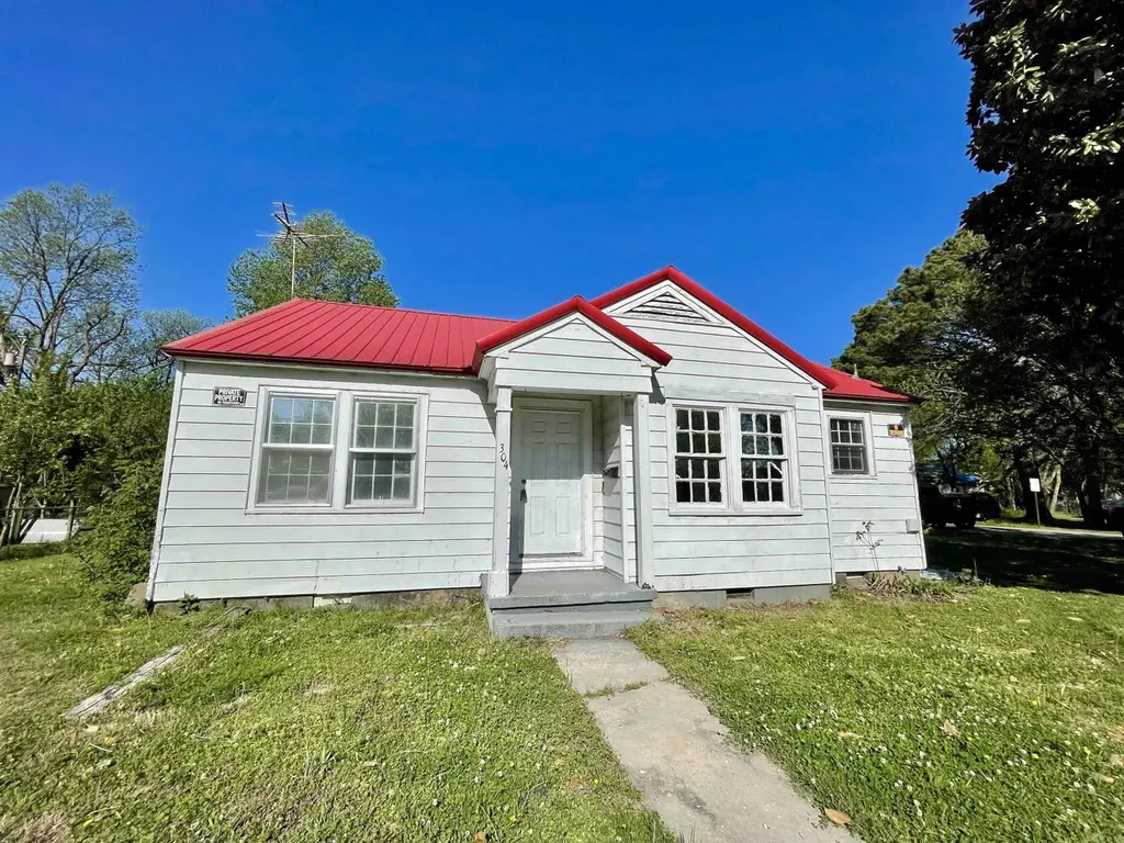 304 Plaza Ave