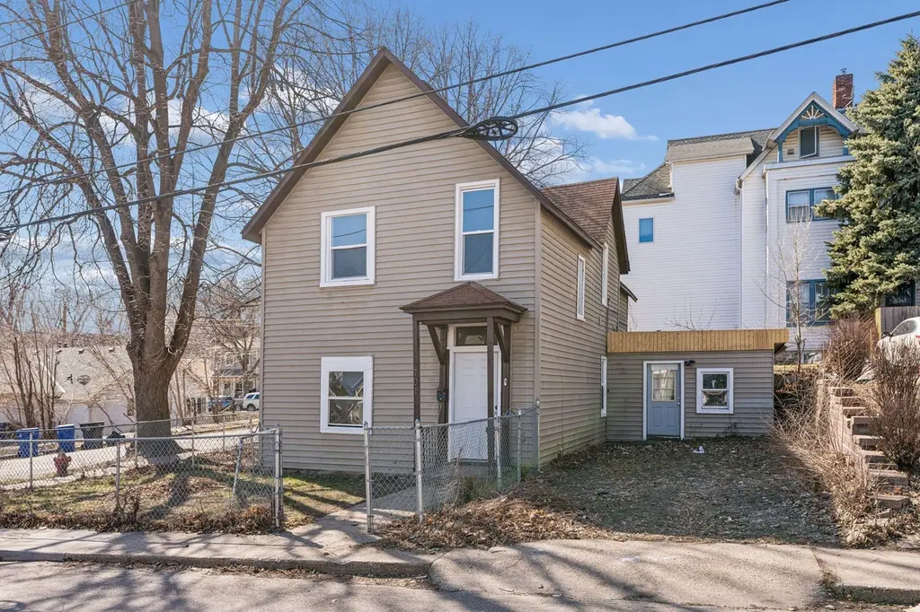 701 Desoto St