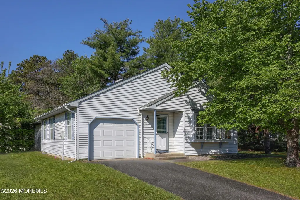 23 Easton Dr #61