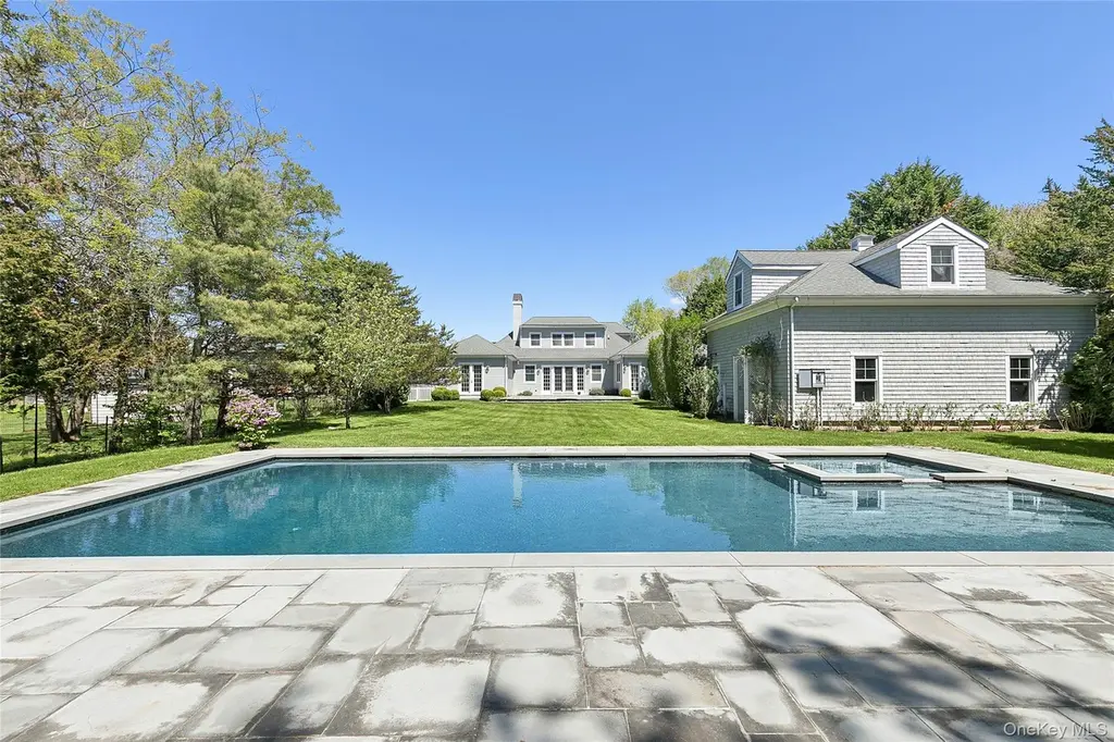 41 Edgewood Ave
