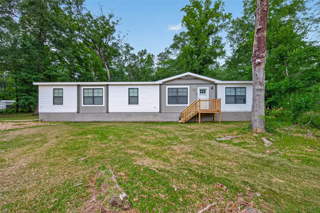 717 County Road 2218