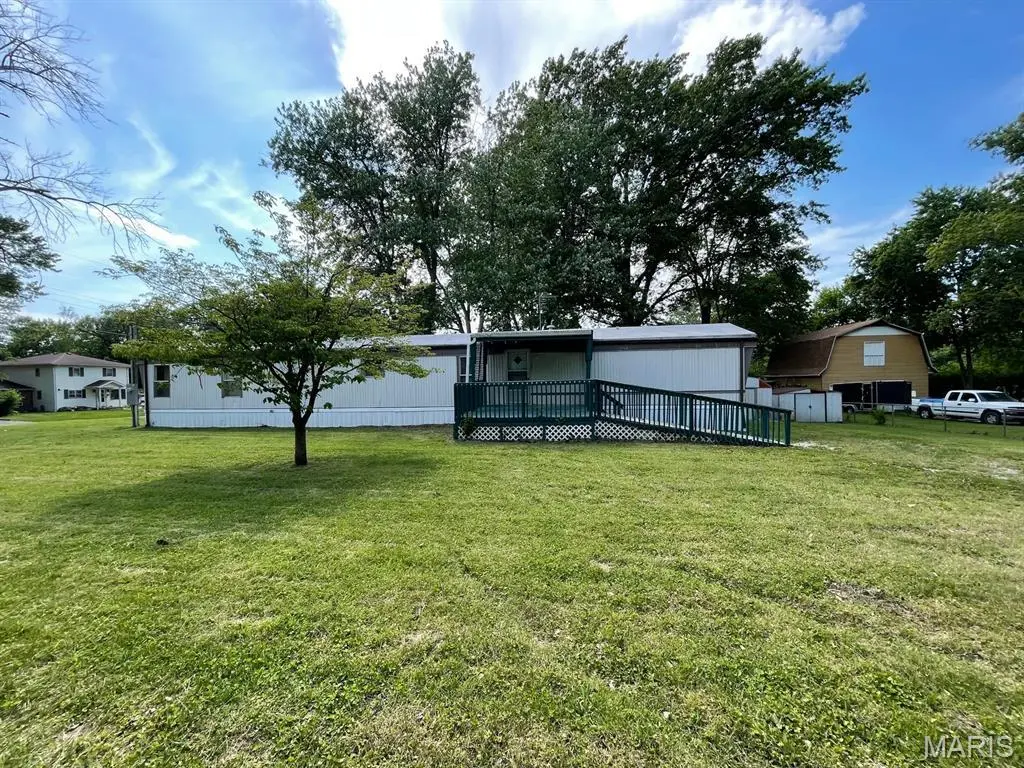 105 Edgewood Dr