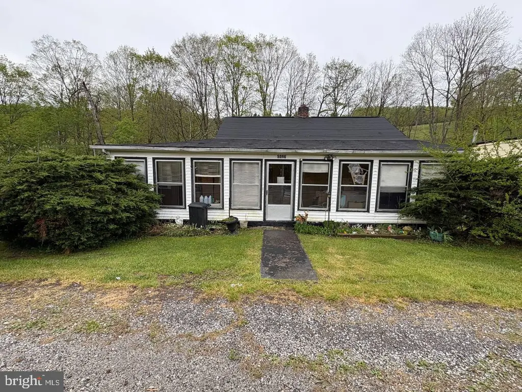 5096 E Blue Grass Trl