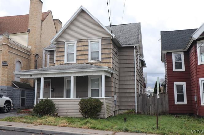 204 Center St