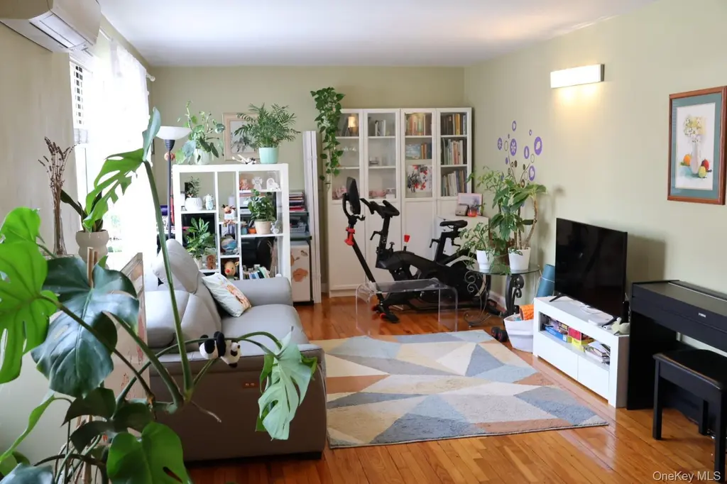 69-11 138th St Unit 3B