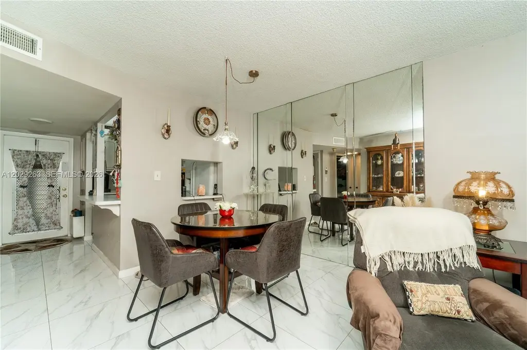 2811 N Pine Island Rd #102
