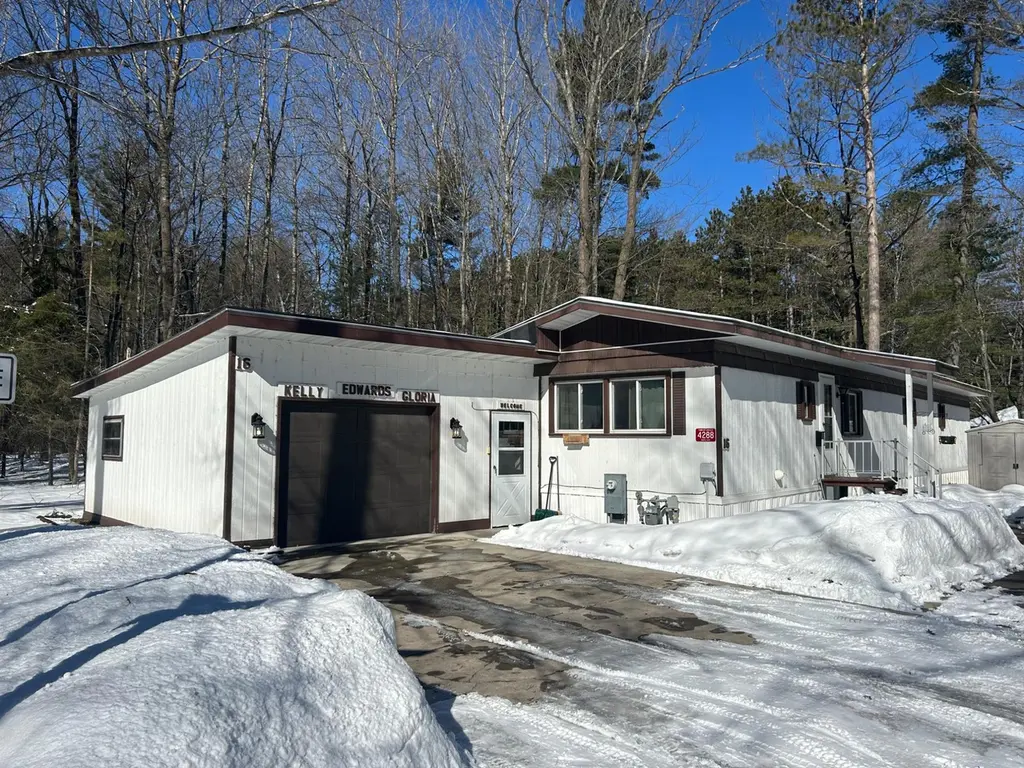 4288 Spruce Ln