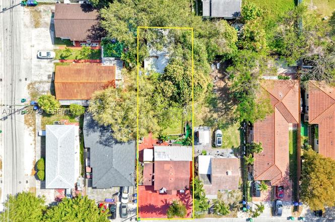 811 NW 24th Ct