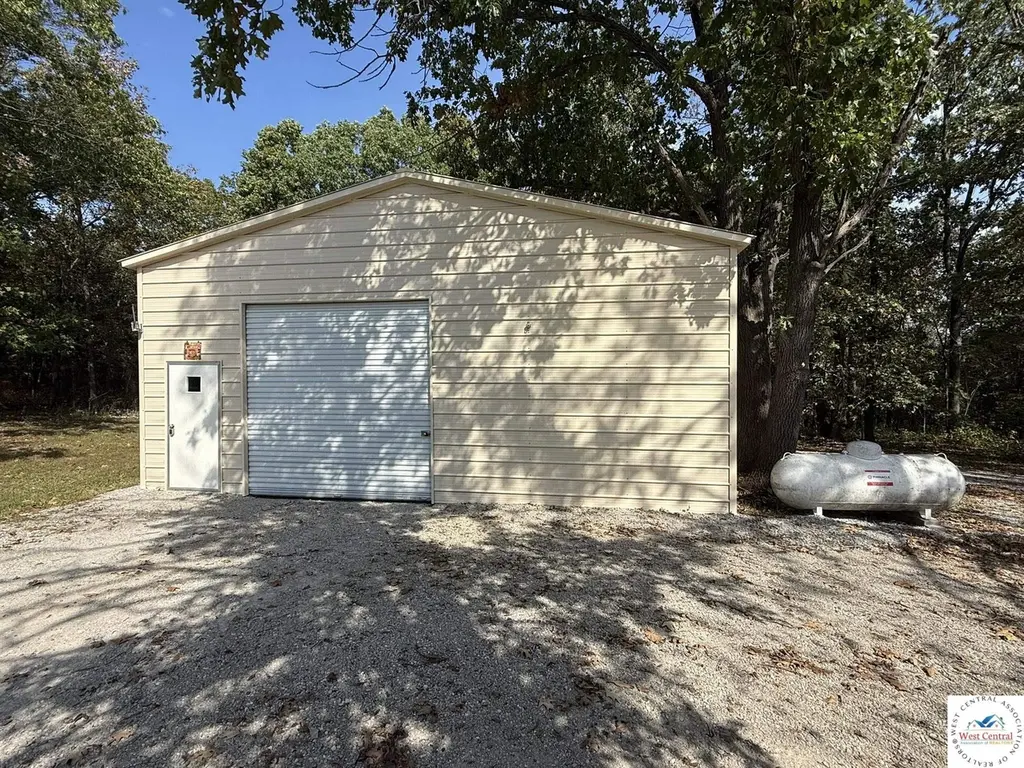21215 Valley Rd