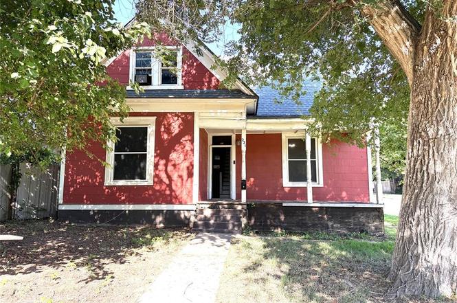 221 N Barker Ave
