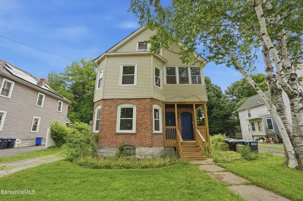 96-98 Brown St