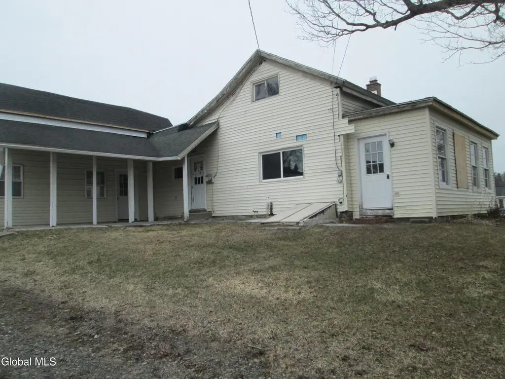 97 N Main St