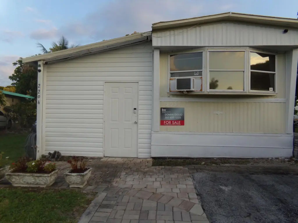 2204 NW 23rd Ave