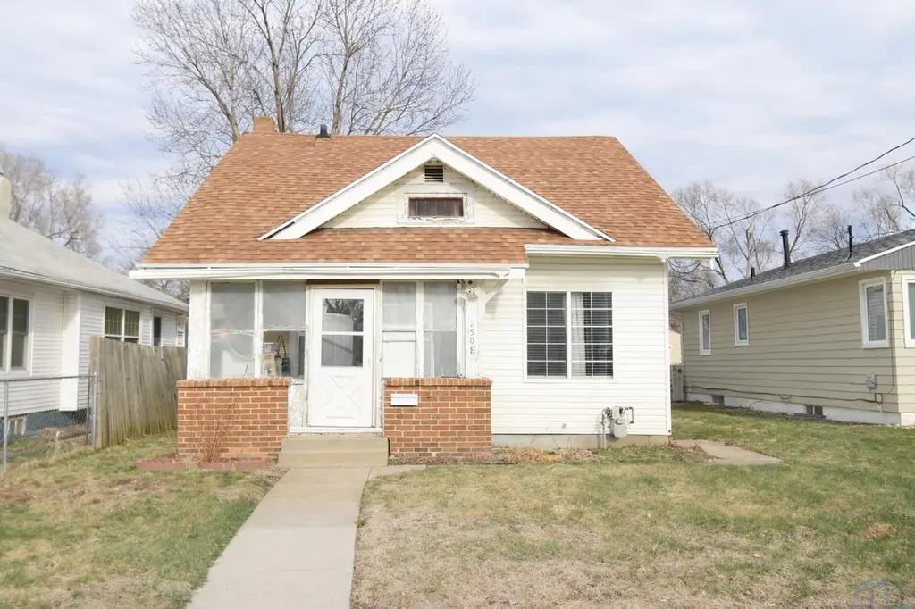 2508 Myrtle St