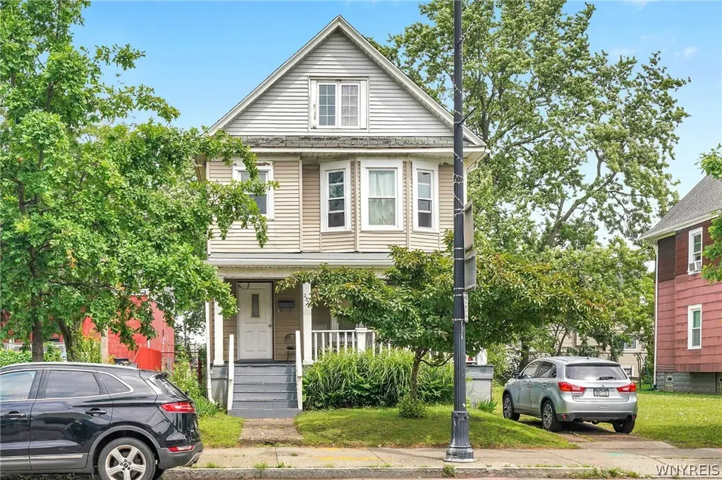 2328 South Park Ave