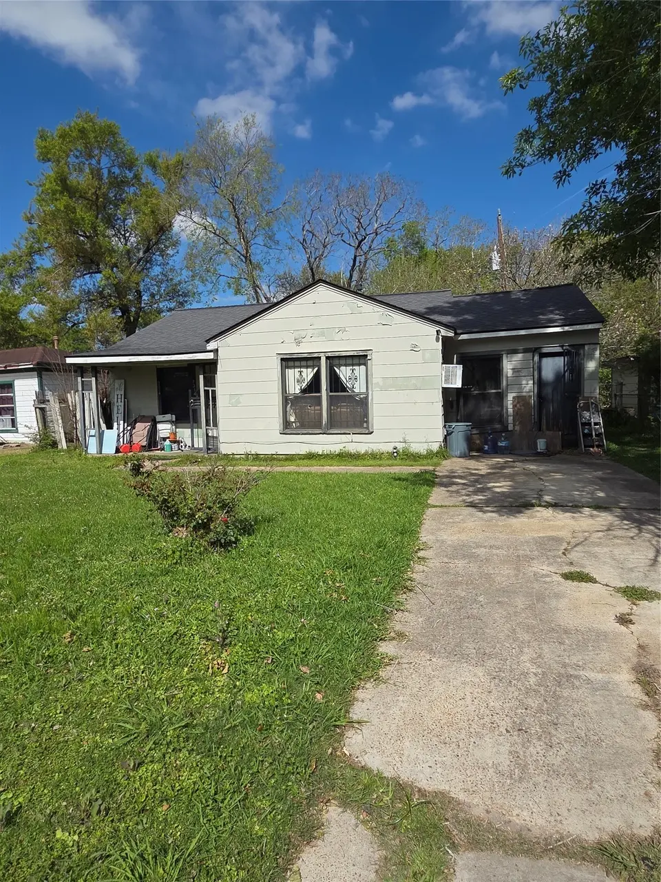 7314 Forrestal St