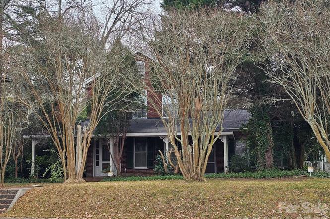 711 Chesterfield Ave