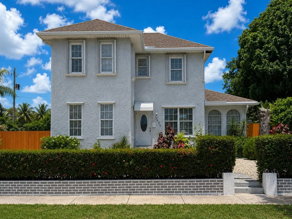 429 Greenbriar Dr