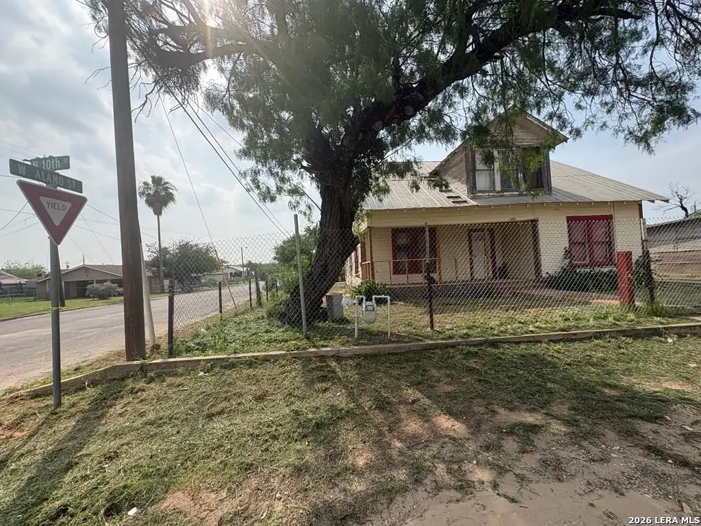 300 N 10th