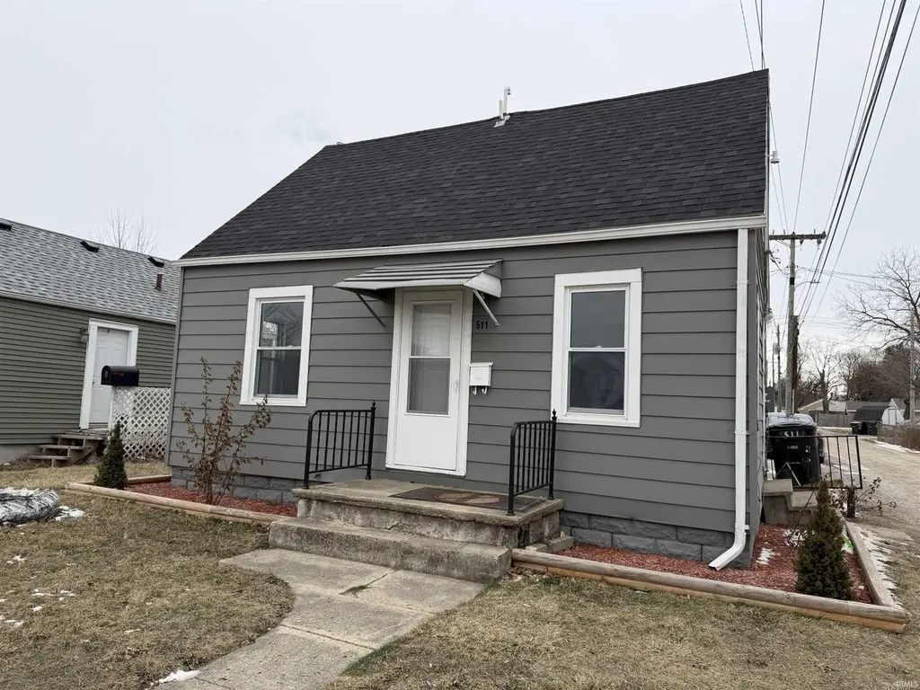 511 E Pettit Ave