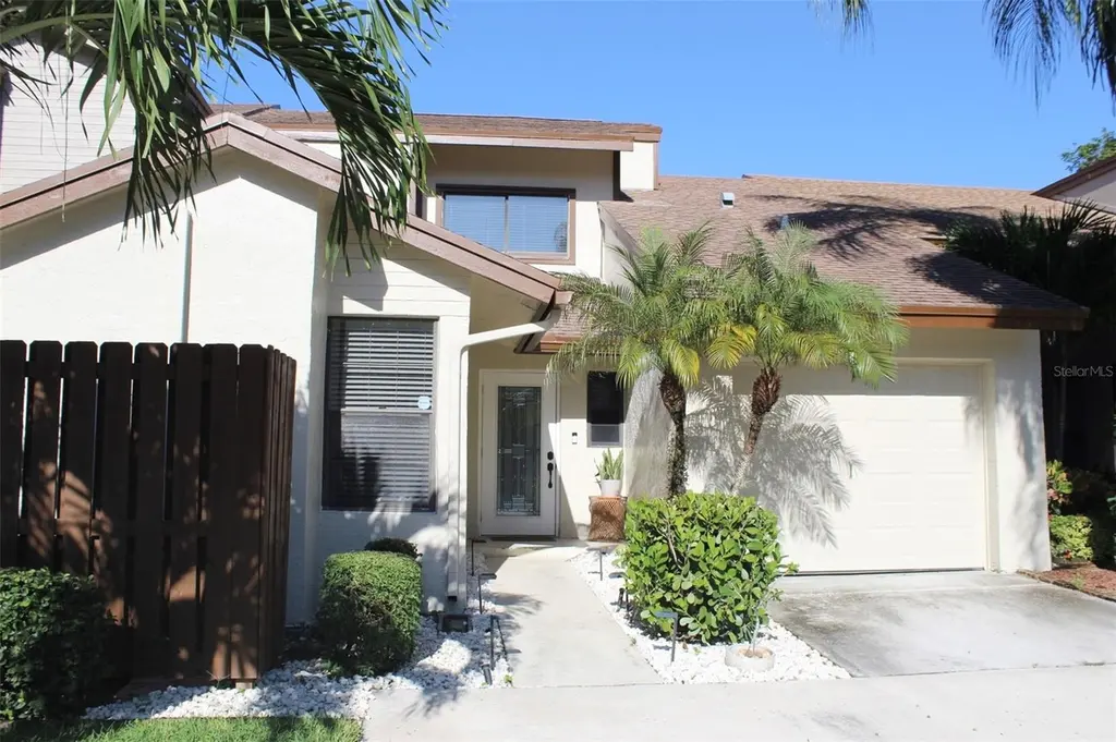 22383 Thousand Pines Ln