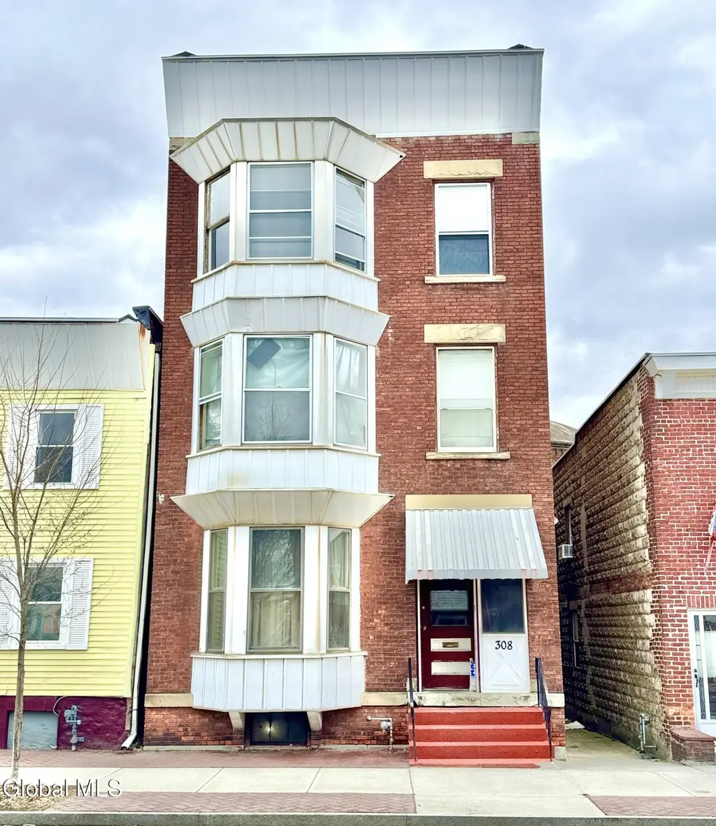 308 4th St