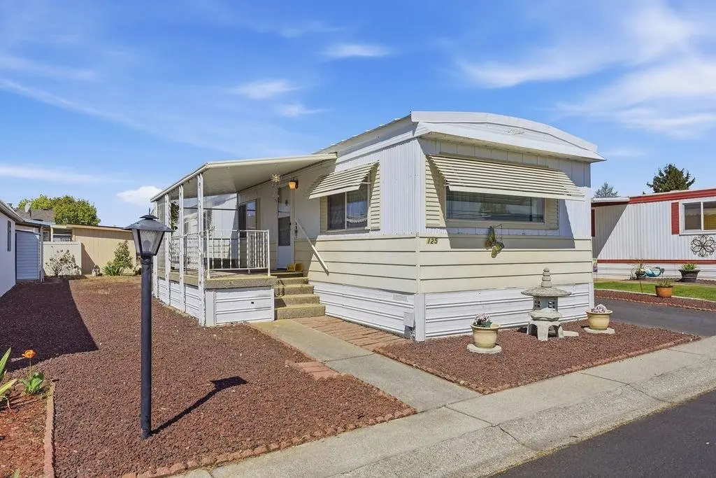 1211 E Lyons Ave #125