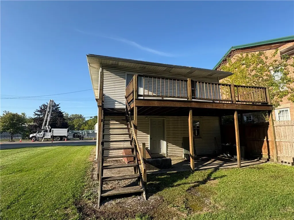231 E Main St