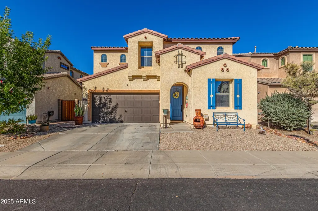 3238 E Ridgewood Ln