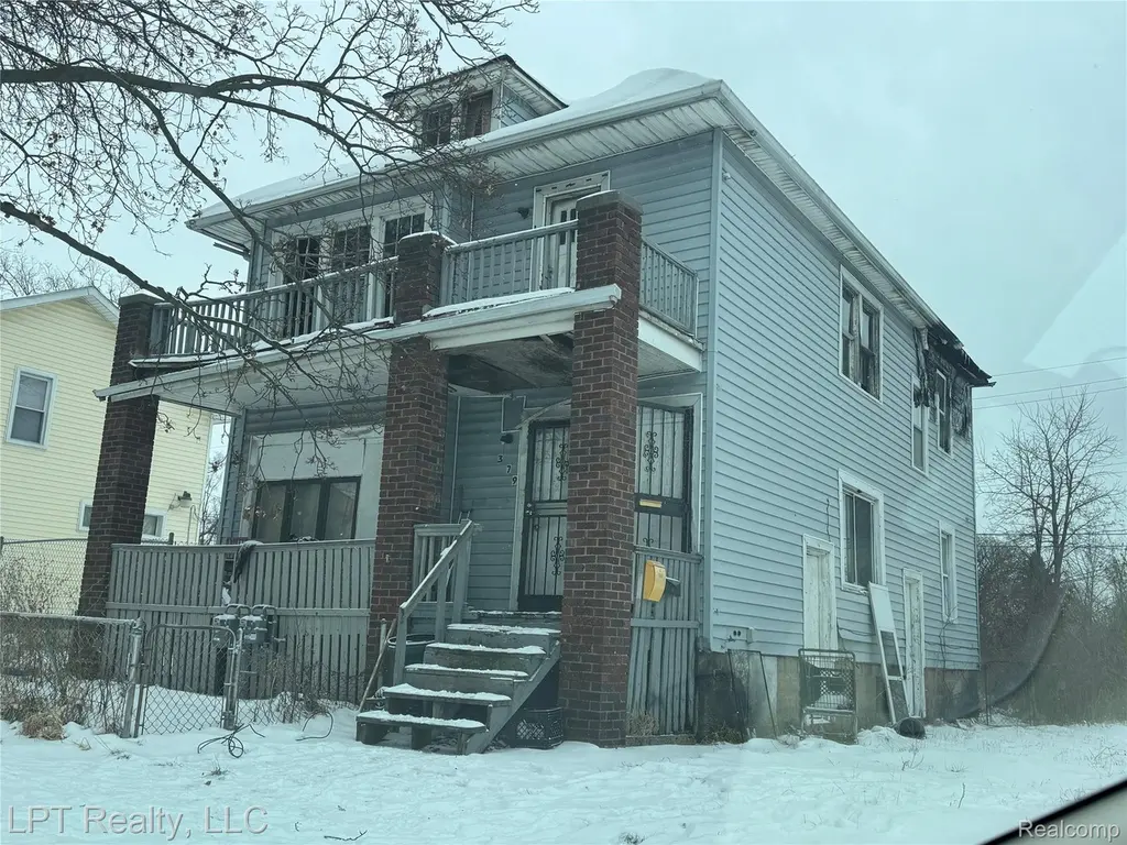 379 Florence St