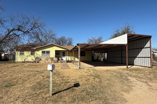 418 Pecan St