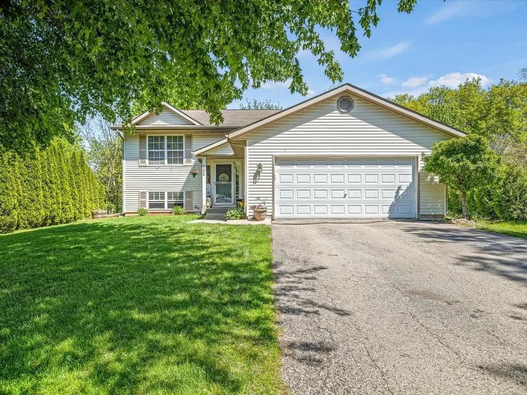 302 Picadilly Dr