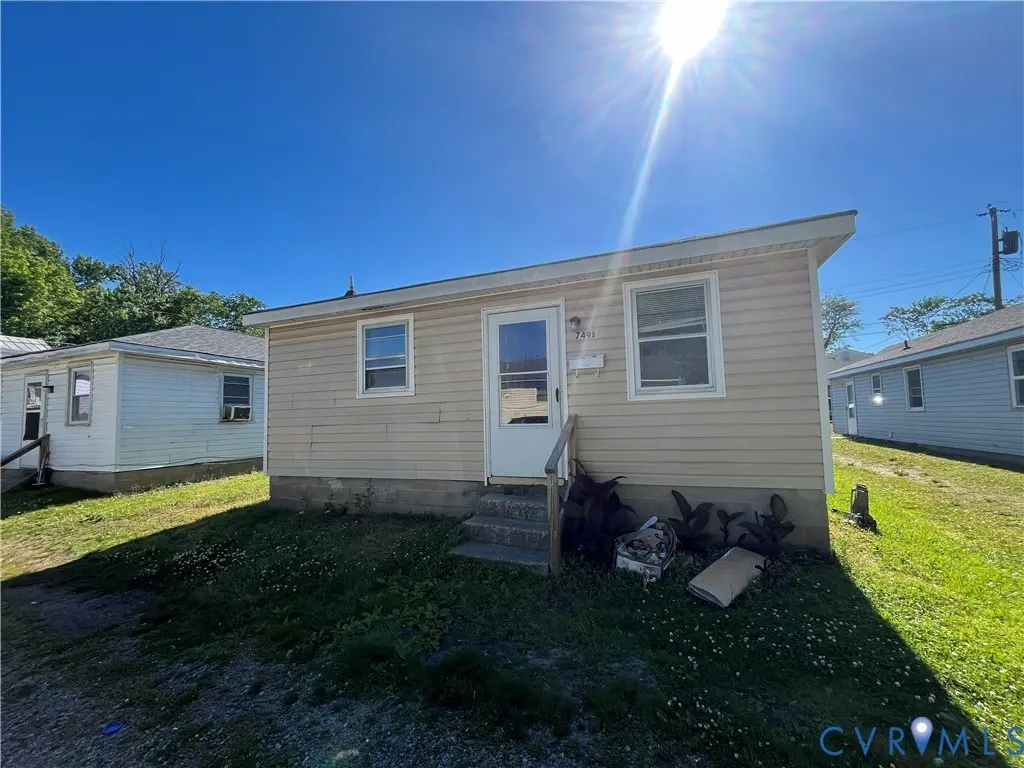749 Mt Airy St