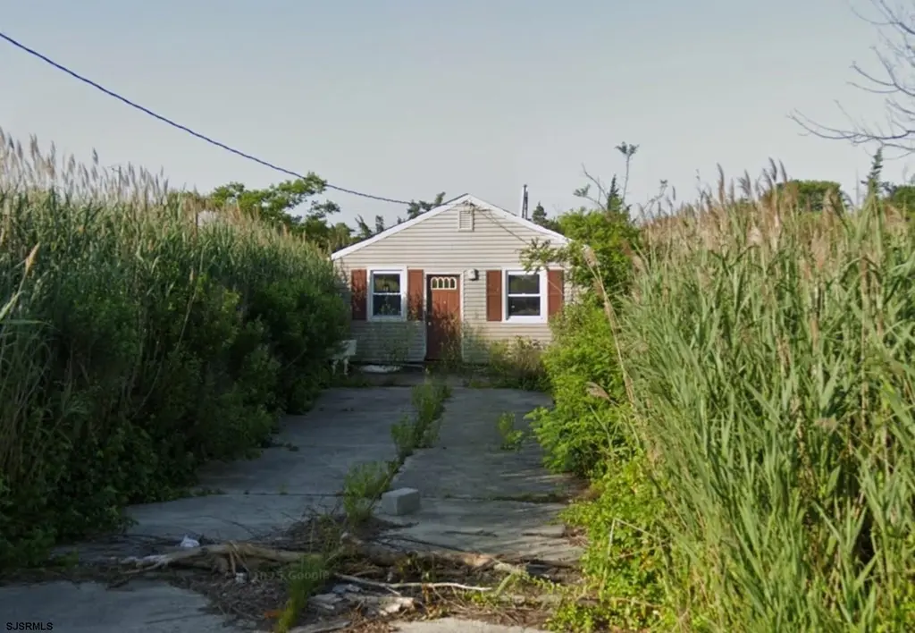 221 Oakland Ave