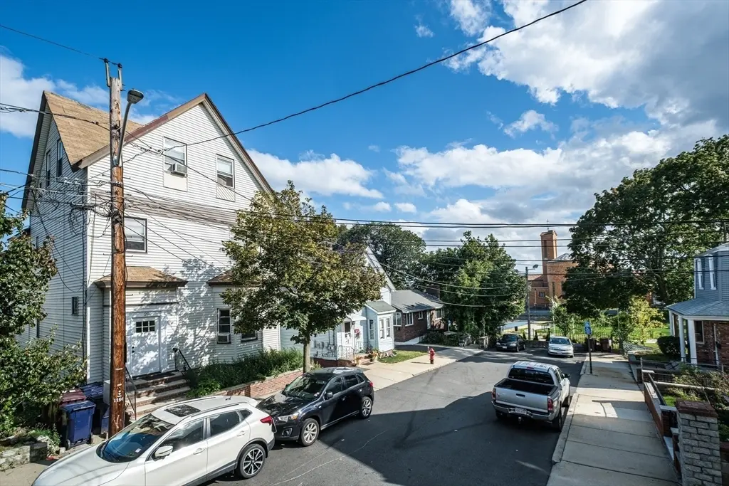20 Hatch St