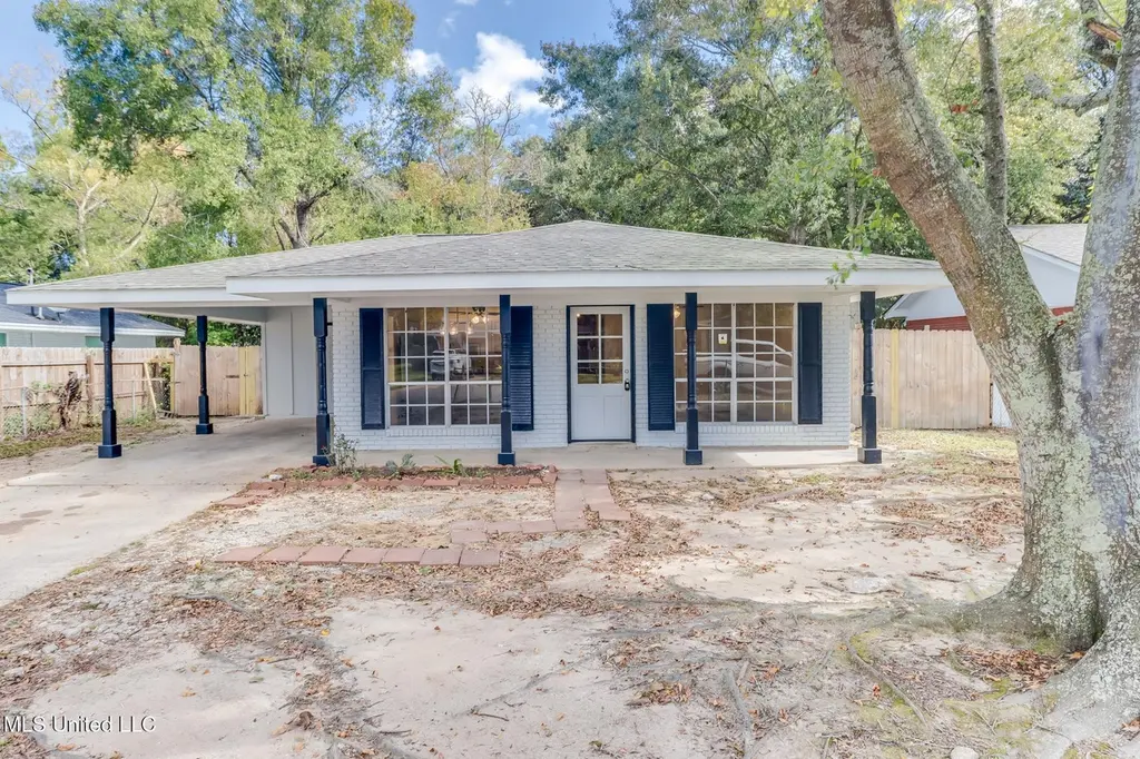 3702 Reynosa Dr