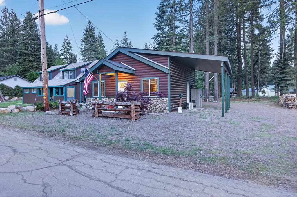462-770 - Rainbow Dr