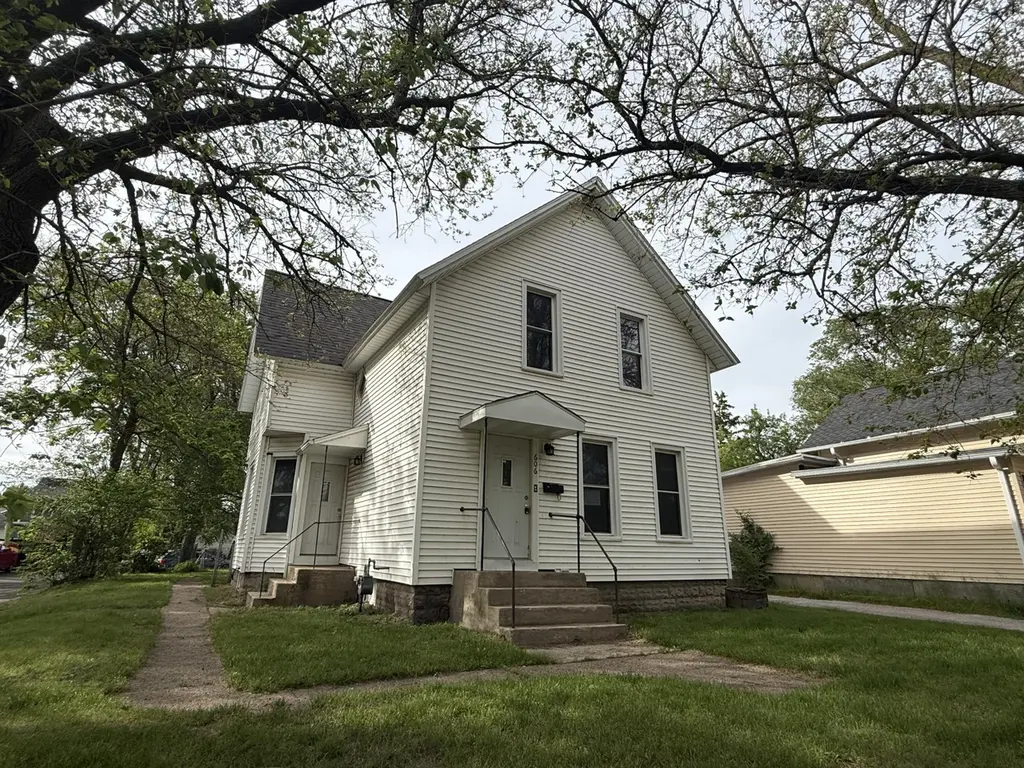 606 Main St