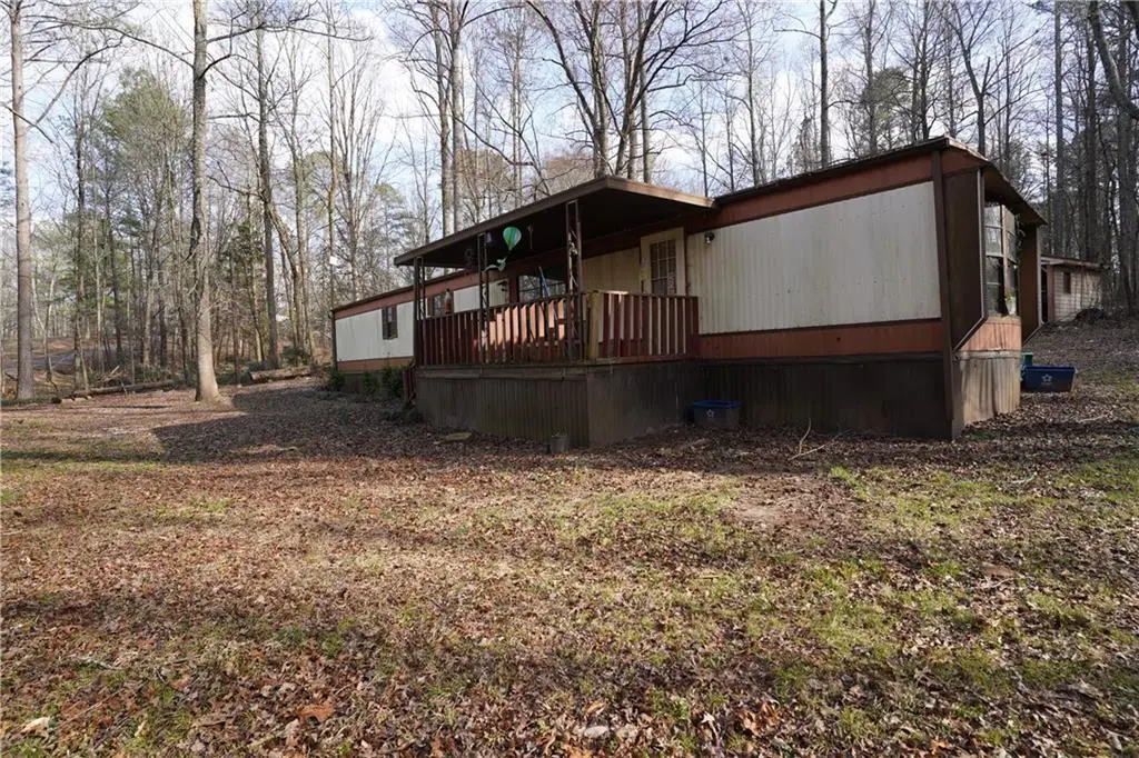102 Pinetree Ln
